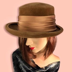 Vintage 1940’s FRANK BENSON Corona Felted Fur Hat